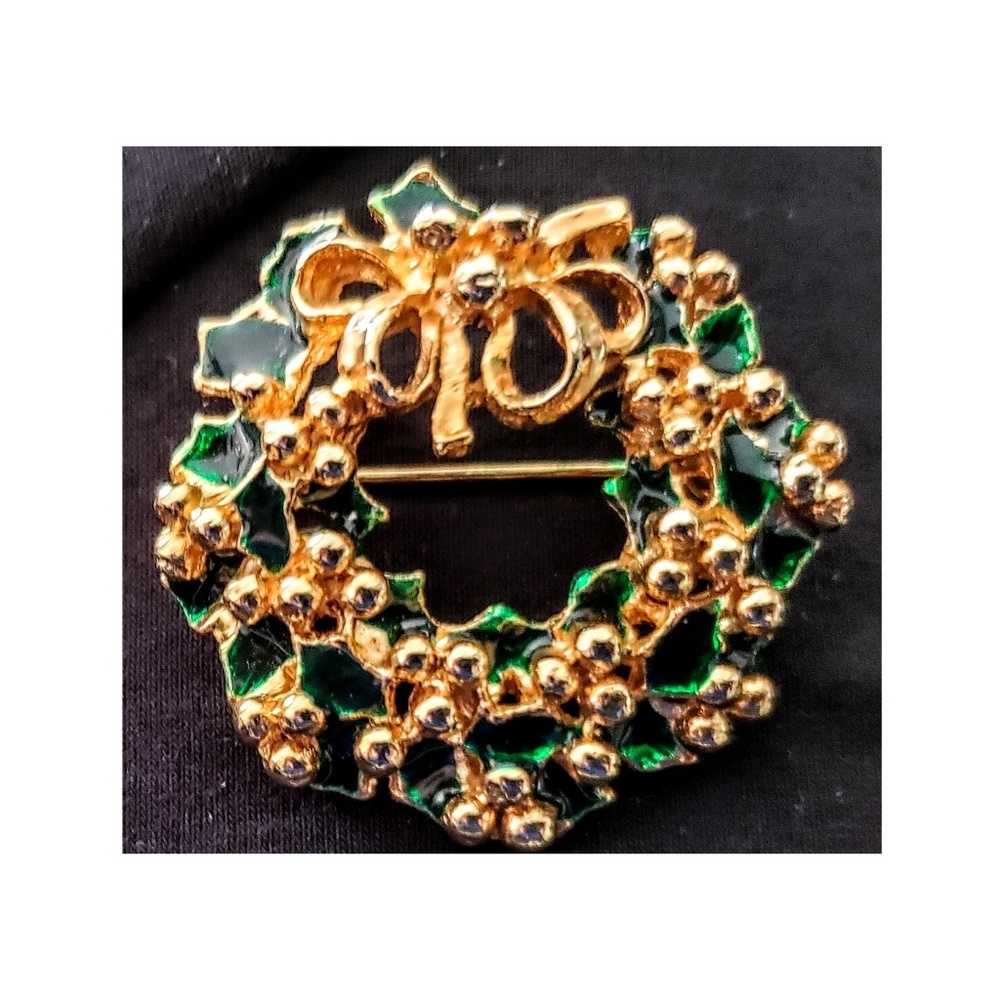 Vintage Wreath Brooch